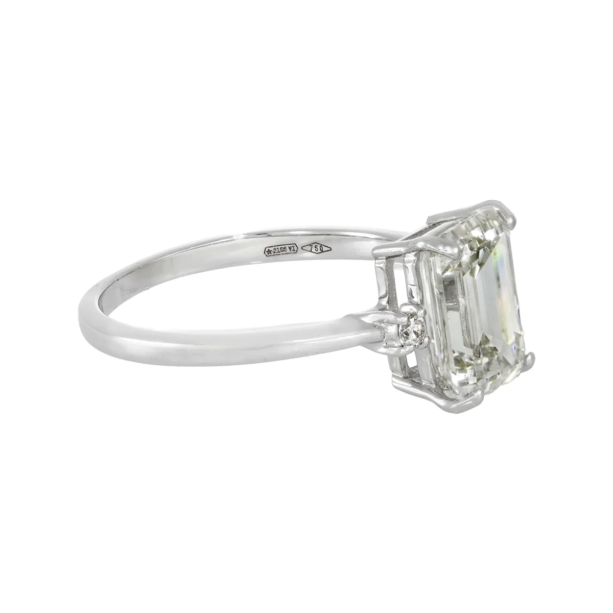 Anillo de compromiso con diamante de laboratorio central corte esmeralda de 2.00ct y decoración en diamantes de laboratorio, oro tono blanco 18k, rodinado
