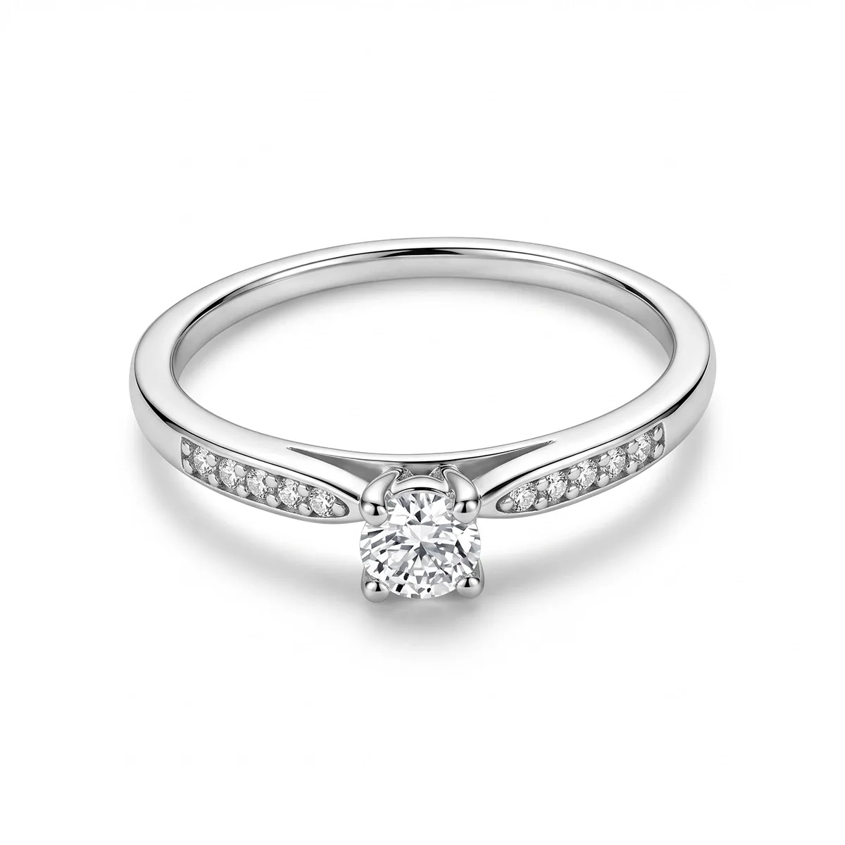 Anillo de compromiso con diamante de laboratorio central redondo de 0.20Ct y decoración en diamantes de laboratorio, en plata ley 925, rodinado - Colección Sueños