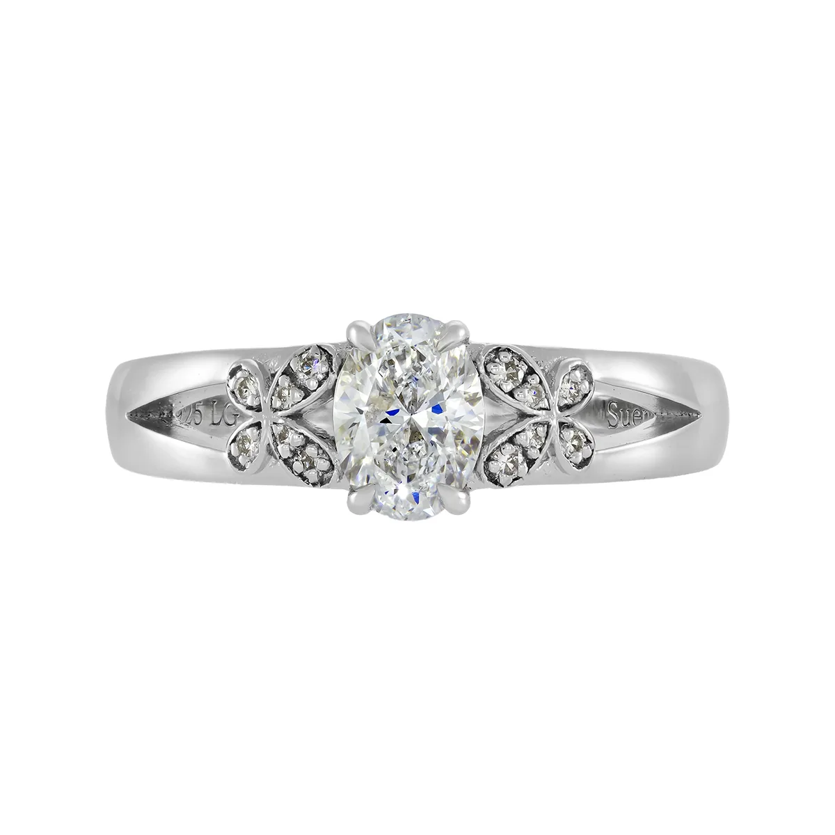 Anillo de compromiso con diamante de laboratorio central óvalo de 0.50Ct y decoración en diamantes de laboratorio, en plata ley 925, rodinado - Colección Sueños