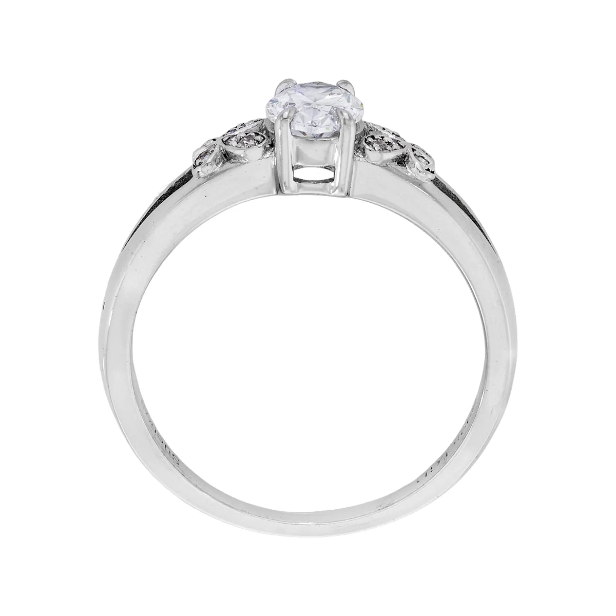 Anillo de compromiso con diamante de laboratorio central óvalo de 0.50Ct y decoración en diamantes de laboratorio, en plata ley 925, rodinado - Colección Sueños