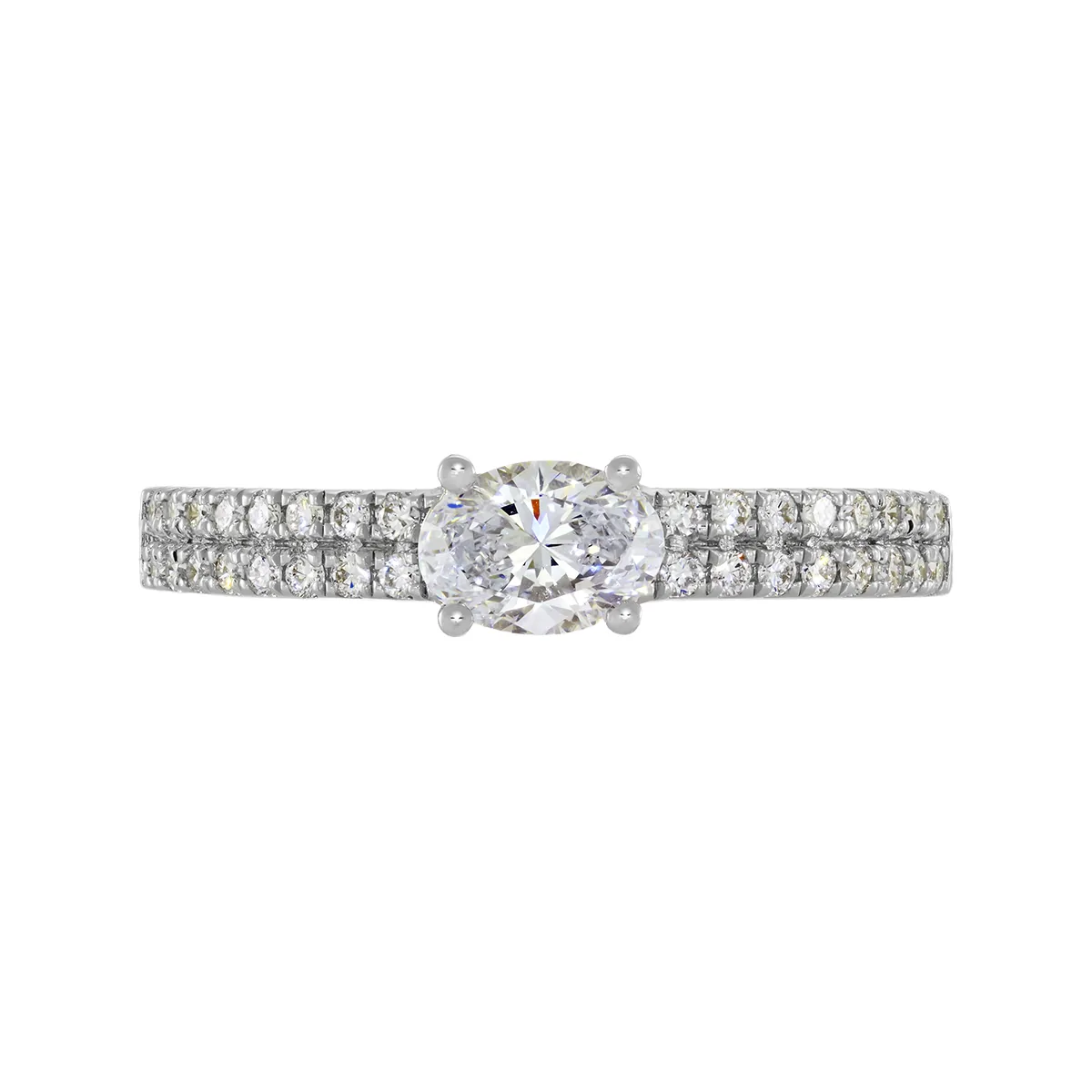 Anillo de compromiso con diamante de laboratorio central óvalo de 0.50Ct y decoración en diamantes de laboratorio, en plata ley 925, rodinado - Colección Sueños