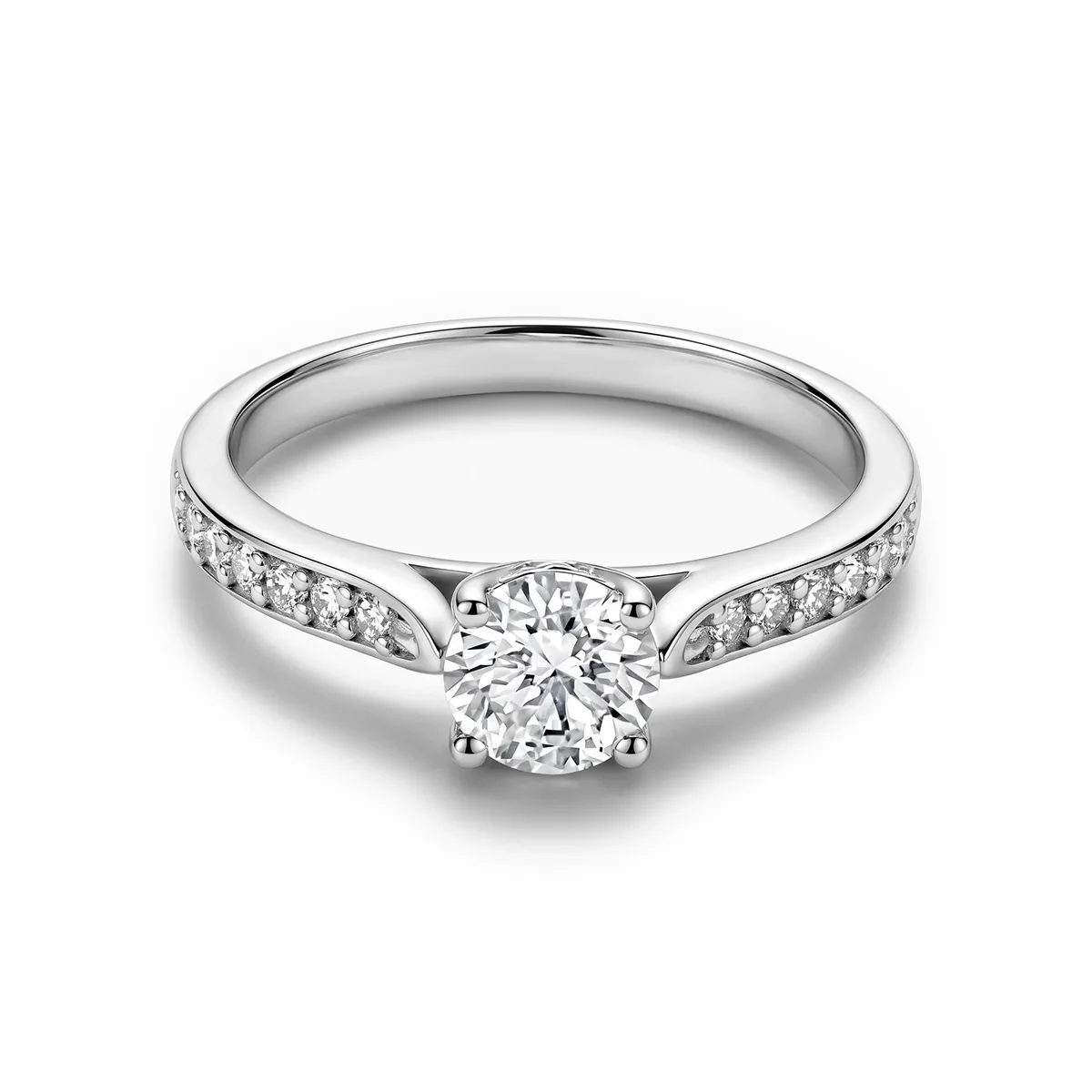 Anillo de compromiso con diamante de laboratorio central redondo de 0.50Ct y decoración en diamantes de laboratorio, en plata ley 925, rodinado - Colección Sueños