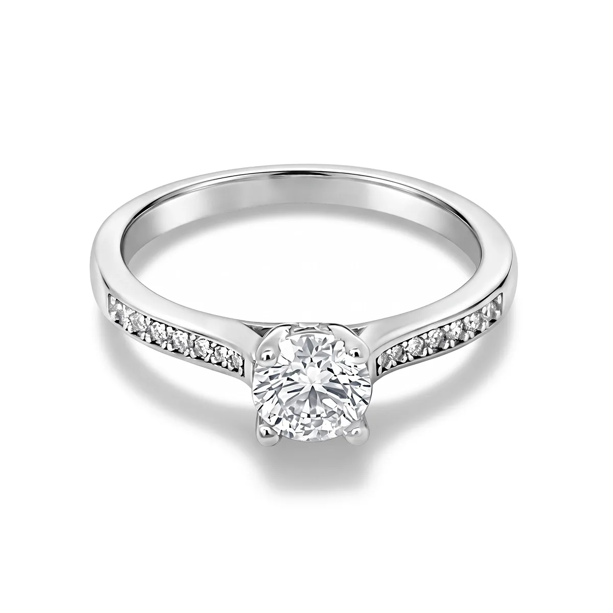 Anillo de compromiso con diamante de laboratorio central redondo de 0.50Ct y decoración en diamantes de laboratorio, en plata ley 925, rodinado - Colección Sueños