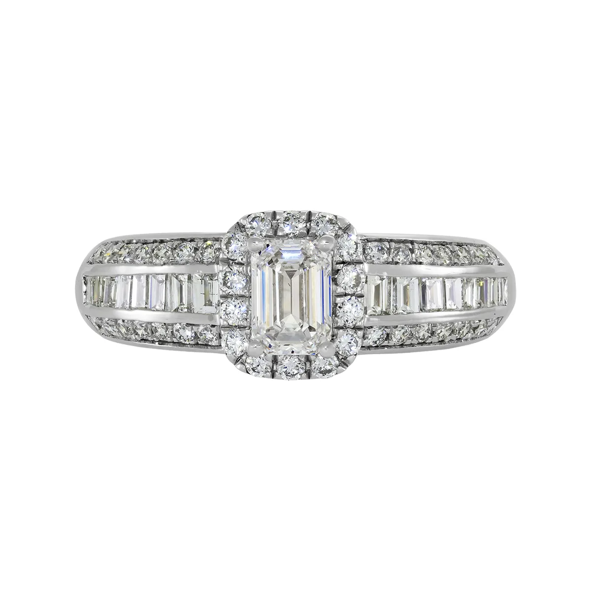 Anillo de compromiso halo rectangular, con diamante de laboratorio central corte esmeralda de 0.50Ct y decoración en diamantes de laboratorio, en plata ley 925, rodinado - Colección Sueños