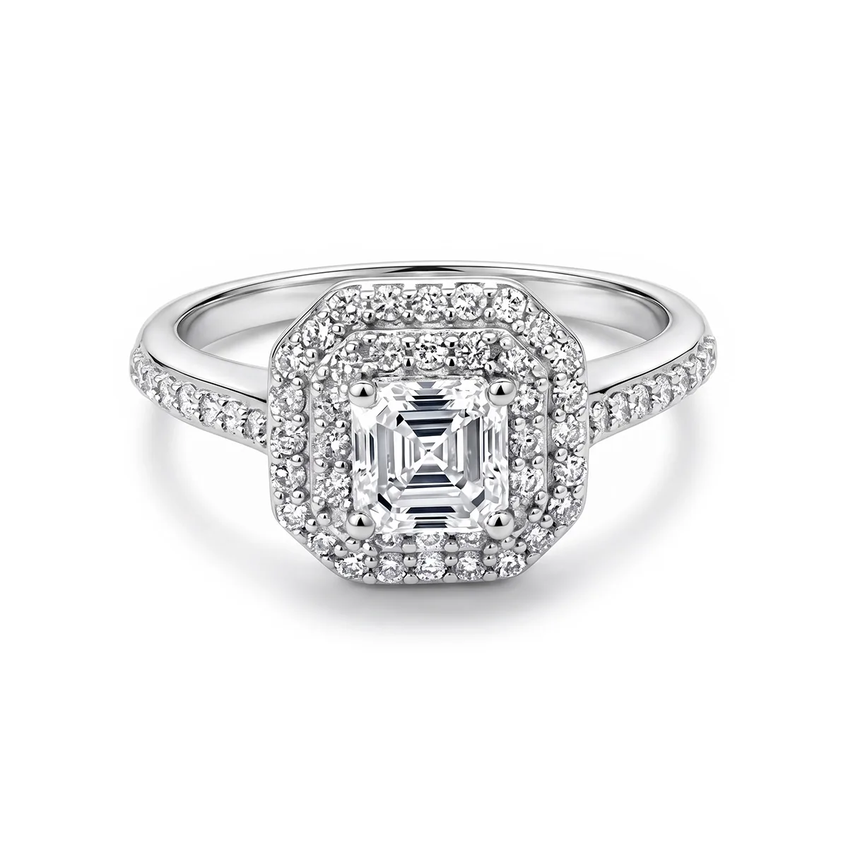 Anillo de compromiso halo doble, con diamante de laboratorio central princess de 1.00Ct y decoración en diamantes de laboratorio, en plata ley 925, rodinado - Colección Sueños
