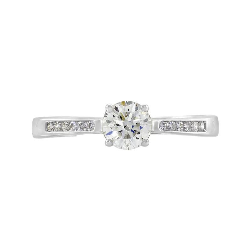 Anillo de compromiso con diamante de laboratorio central redondo y decoración en diamantes de laboratorio, en plata ley 925, rodinado - Colección Sueños