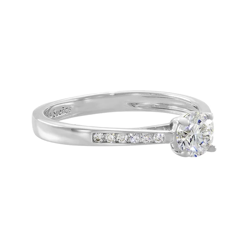 Anillo de compromiso con diamante de laboratorio central redondo y decoración en diamantes de laboratorio, en plata ley 925, rodinado - Colección Sueños