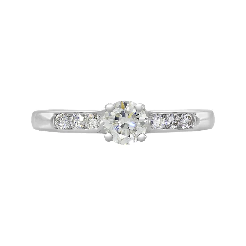 Anillo de compromiso con diamante de laboratorio central redondo y decoración en diamantes de laboratorio, en plata ley 925, rodinado - Colección Sueños