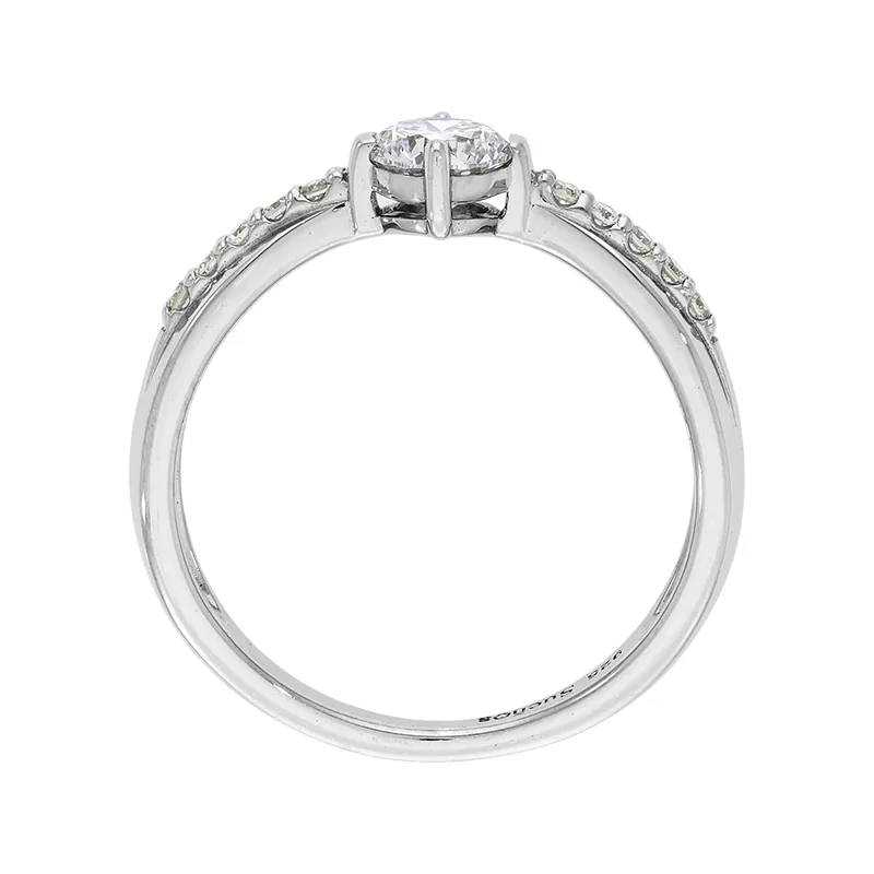 Anillo de compromiso con diamante de laboratorio central redondo y decoración en diamantes de laboratorio, en plata ley 925, rodinado, liso - Colección Sueños