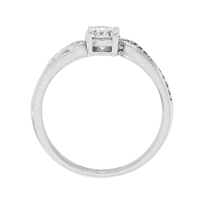Anillo de compromiso con diamante de laboratorio central redondo de 0.50Ct y decoración en diamantes de laboratorio, en plata ley 925, rodinado - Colección Sueños