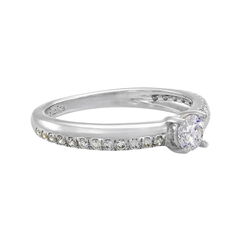 Anillo de compromiso con diamante de laboratorio central redondo y decoración en diamantes de laboratorio, en plata ley 925, rodinado, liso - Colección Sueños