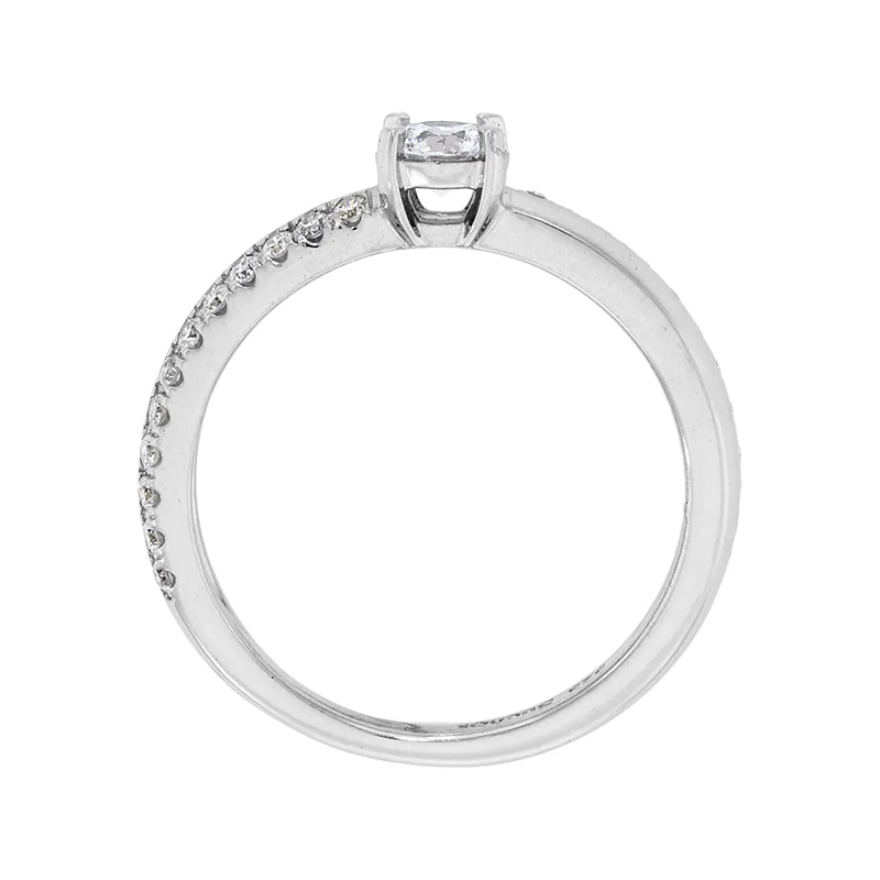 Anillo de compromiso con diamante de laboratorio central redondo y decoración en diamantes de laboratorio, en plata ley 925, rodinado, liso - Colección Sueños