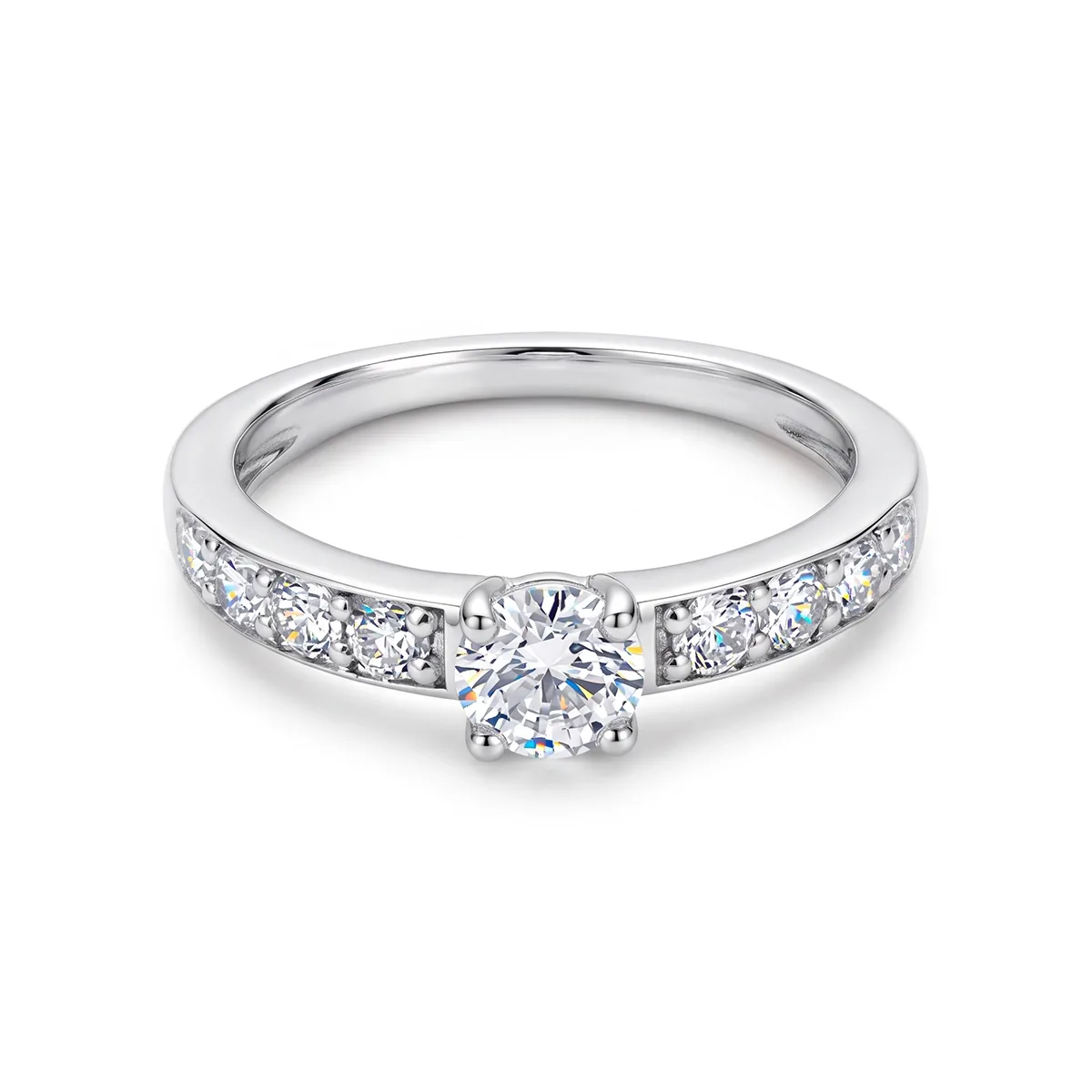 Anillo de compromiso con diamante de laboratorio central redondo y decoración en diamantes de laboratorio, en plata ley 925, rodinado - Colección Sueños