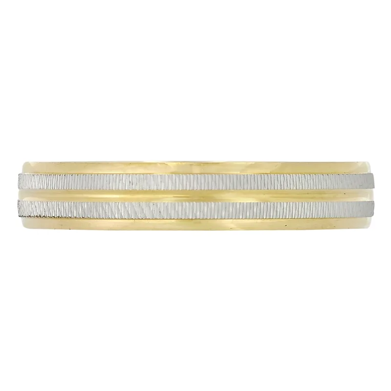 Argolla en oro amarillo de 18 Kilates con visos, 1/2 caña, 4 mm. de ancho