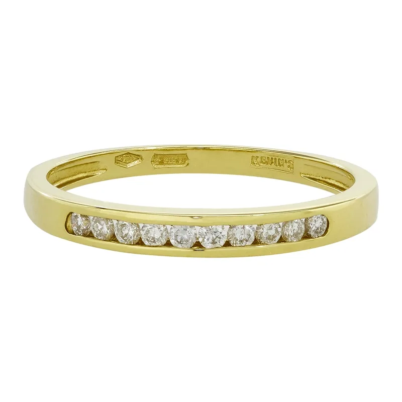 Argolla en oro amarillo de 18 Kilates, Cintillo, con diamantes de 0.18 Ct