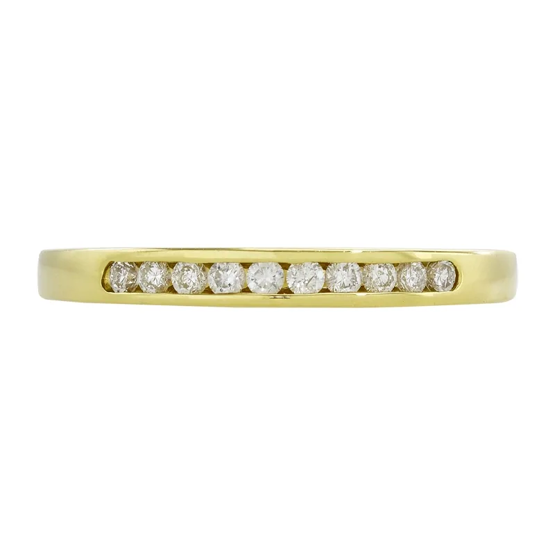 Argolla en oro amarillo de 18 Kilates, Cintillo, con diamantes de 0.18 Ct
