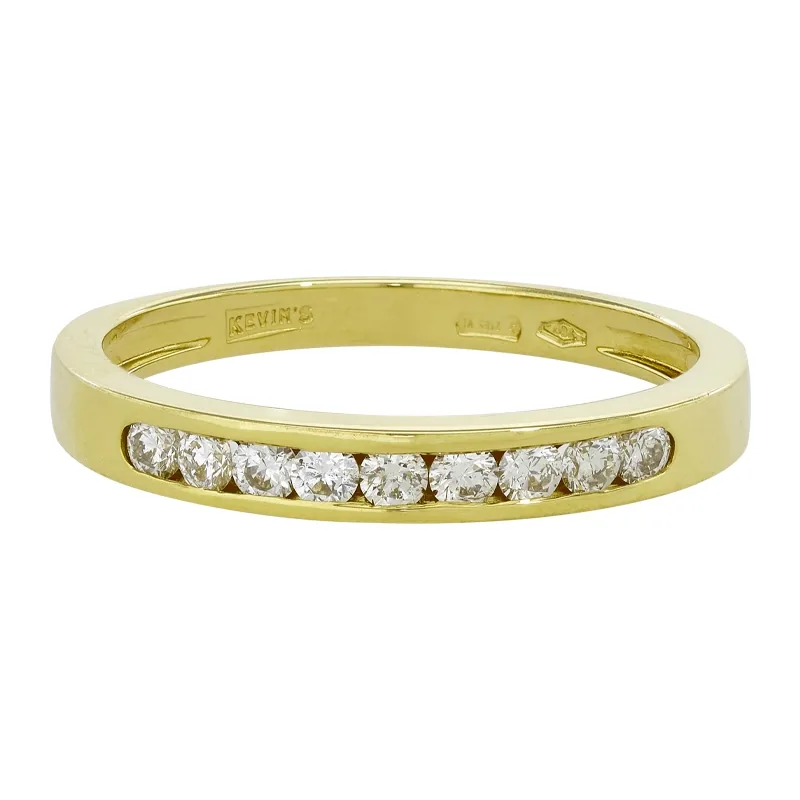Argolla en oro amarillo de 18 Kilates, Cintillo, con diamantes de 0.30 Ct