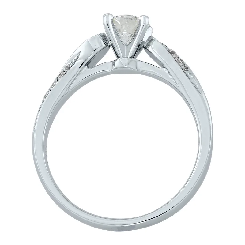 Anillo de compromiso con diamante central redondo GIA de 0.50ct y decoración en diamantes, oro tono blanco 18k, rodinado