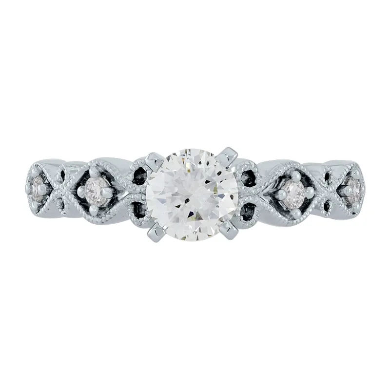 Anillo de compromiso con diamante central redondo GIA de 0.50ct y decoración en diamantes, oro tono blanco 18k, rodinado