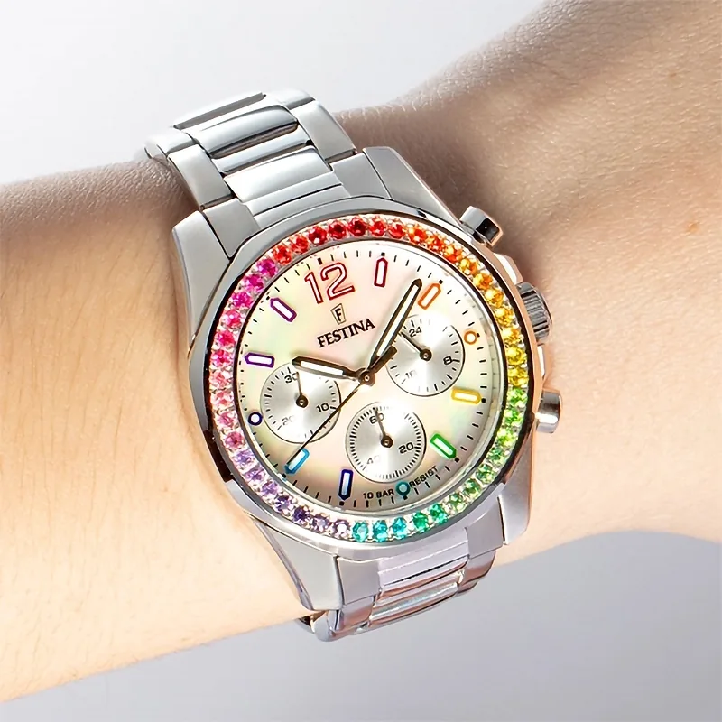Reloj Festina analogo, para Dama, tablero redondo color blanco, estilo index + arabigo, pulso acero color plateado, calendario, cronografo