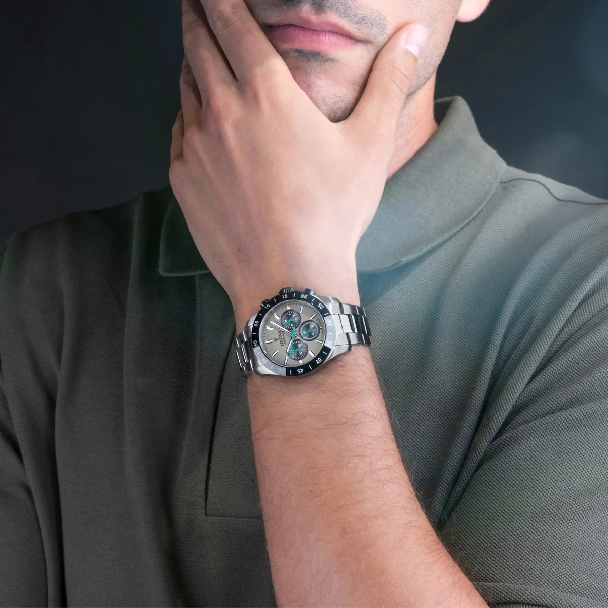 Reloj Festina analogo, Unisex, tablero redondo color gris, estilo index, pulso acero color gris, cronografo