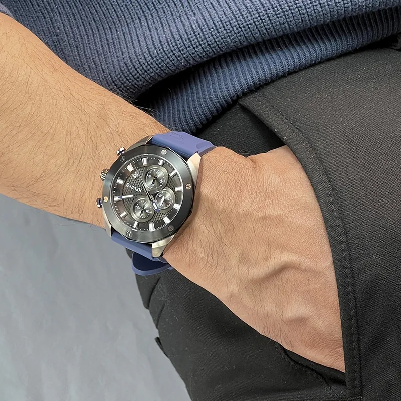 Reloj Kevins analogo, para Hombre, tablero redondo colores negro y azul, estilo index, pulso silicona color azul, calendario, cronografo