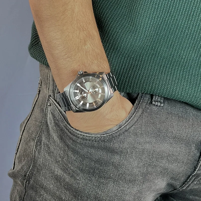 Reloj Kevins analogo, para Hombre, tablero redondo colores negro y plateado, estilo index, pulso acero color negro