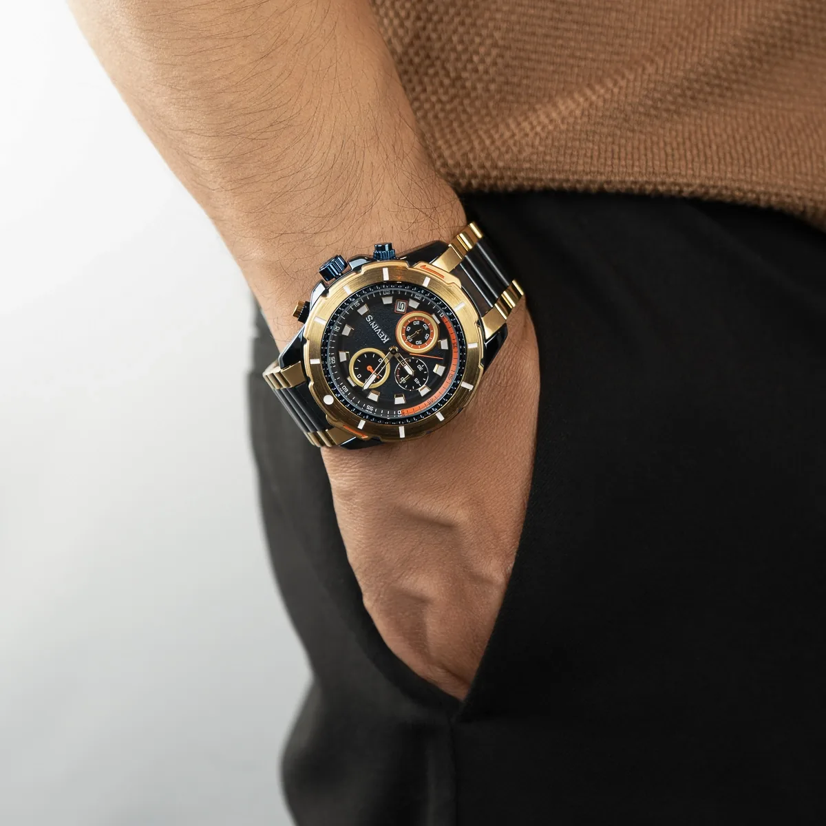Reloj Kevins analogo, para Hombre, tablero redondo color azul, estilo puntos, pulso metalico colores dorado y azul, calendario, cronografo