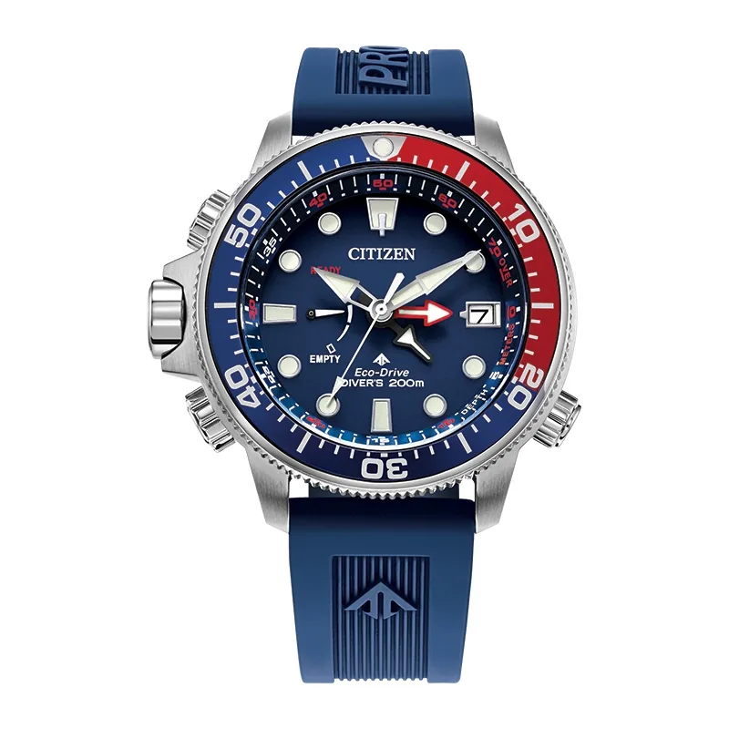 Reloj Citizen análogo, para Hombre, tablero redondo colores azul y rojo, estilo index + puntos, pulso silicona color azul, calendario