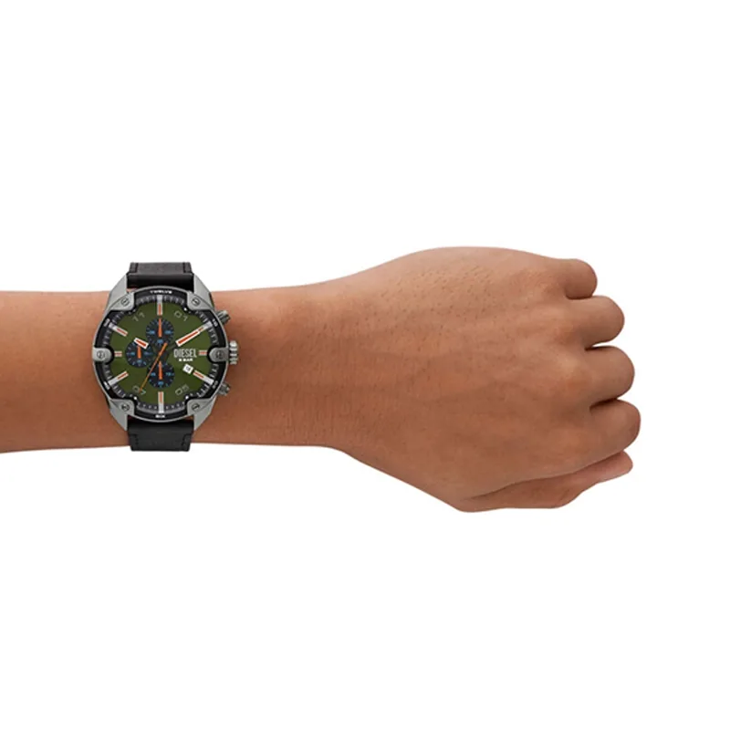 Reloj Diesel analogo, para Hombre, tablero redondo color verde, estilo index + arabigo, pulso cuero color negro, calendario, cronografo