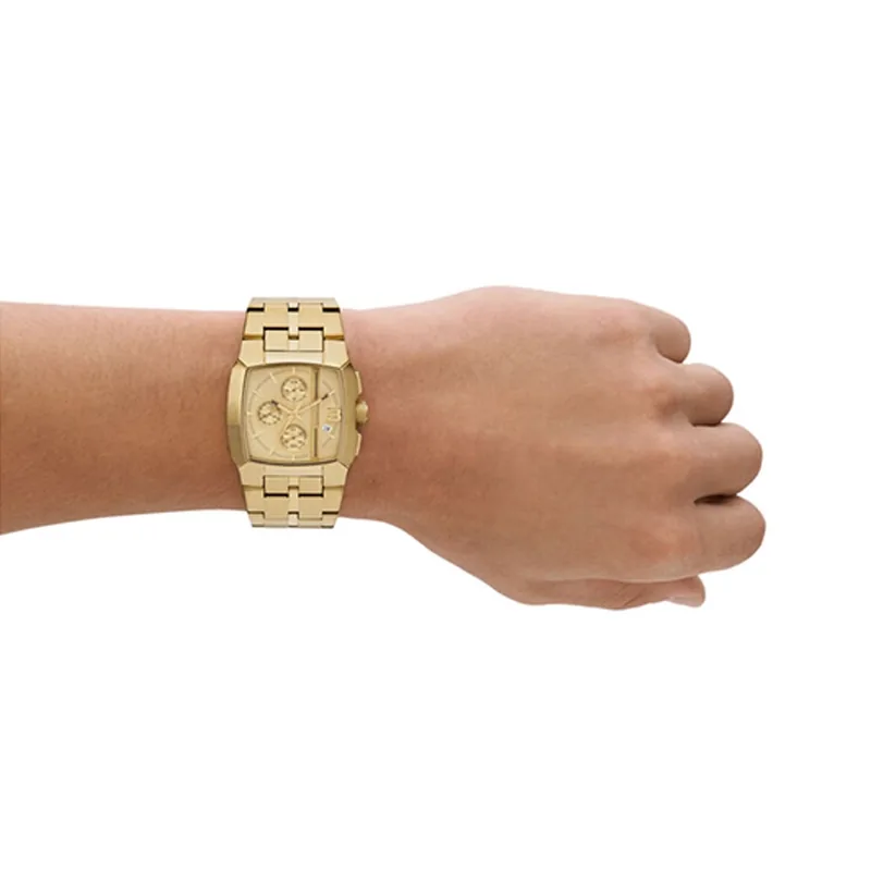 Reloj Diesel analogo, para Hombre, tablero cuadrado color dorado, estilo index + arabigo, pulso acero color dorado, calendario