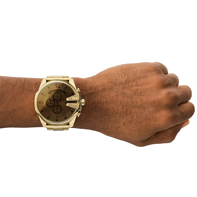 Reloj Diesel analogo, para Hombre, tablero redondo color dorado, estilo index + arabigo, pulso acero color dorado, calendario, cronografo