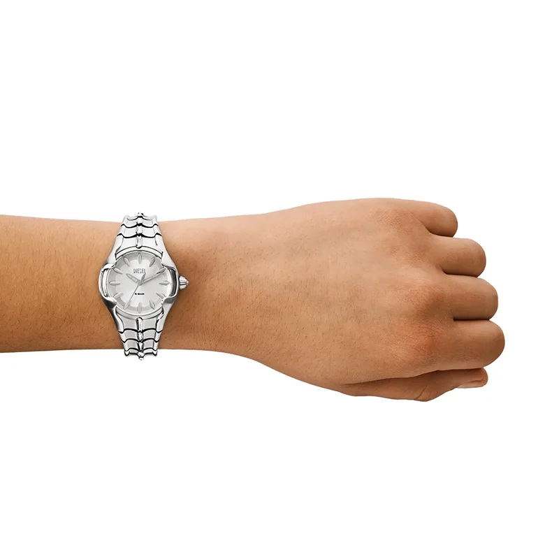 Reloj Diesel analogo, para Dama, tablero redondo color plateado, estilo index, pulso acero color plateado