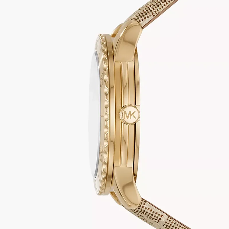 Reloj Mkors analogo, para Dama, tablero redondo color dorado, estilo index + arabigo, pulso cuero color café