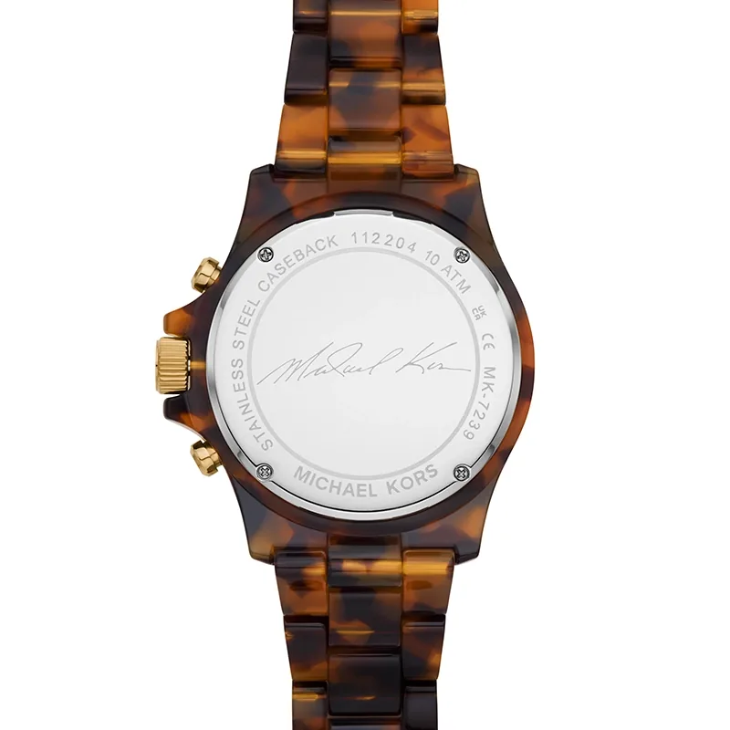 Reloj Mkors analogo, para Dama, tablero redondo color dorado, estilo index + romano, pulso plastico color café, calendario, cronografo