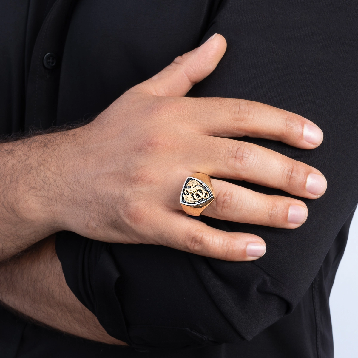 Anillo en oro amarillo de 18 Kilates satinado