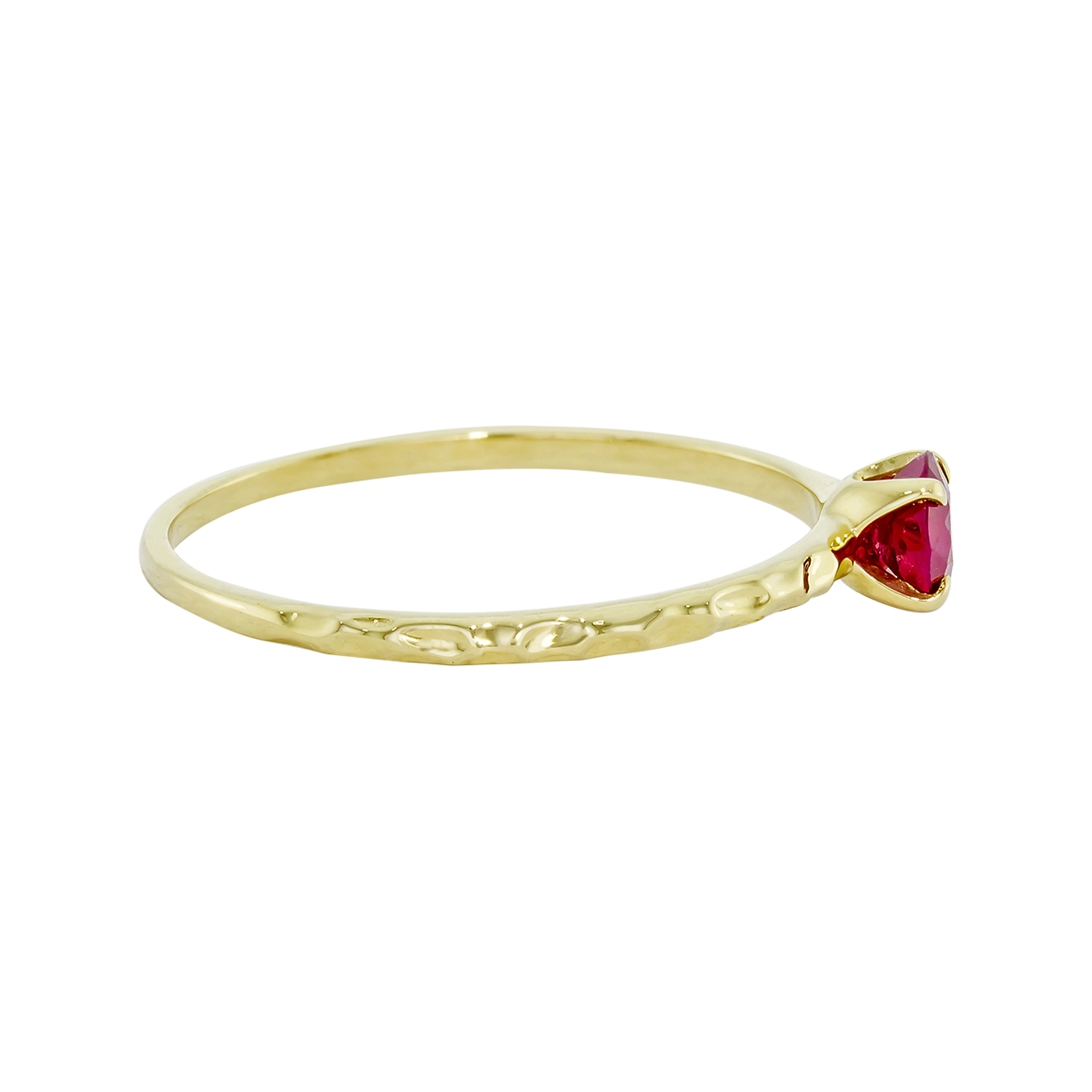 Anillo en oro amarillo de 18 Kilates con visos, con rubí central de 0.20 Ct