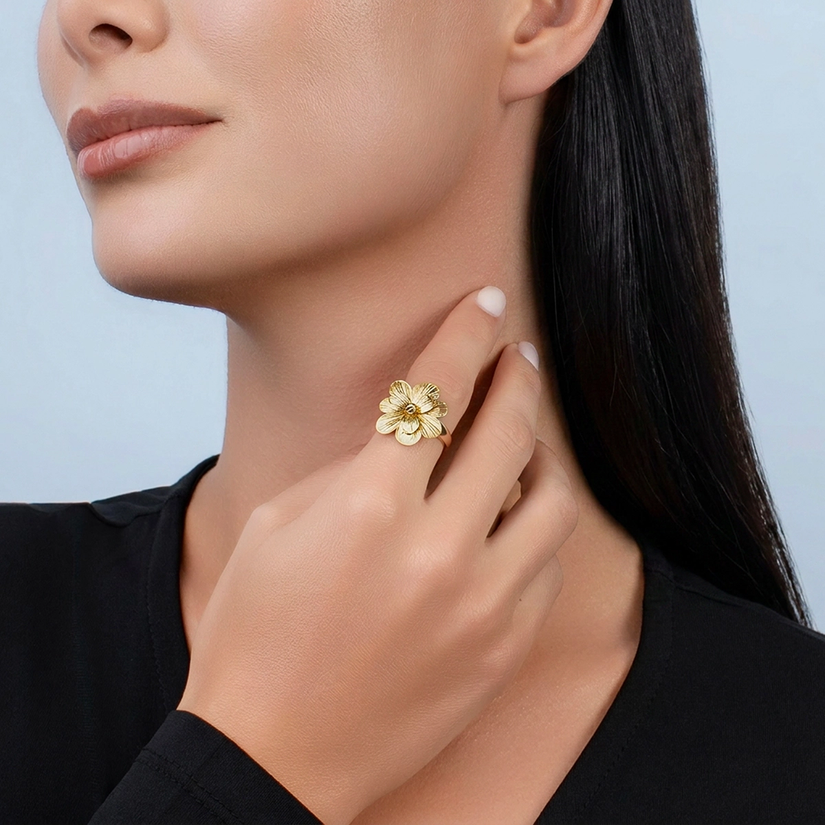 Anillo en oro amarillo de 18 Kilates con visos satinado