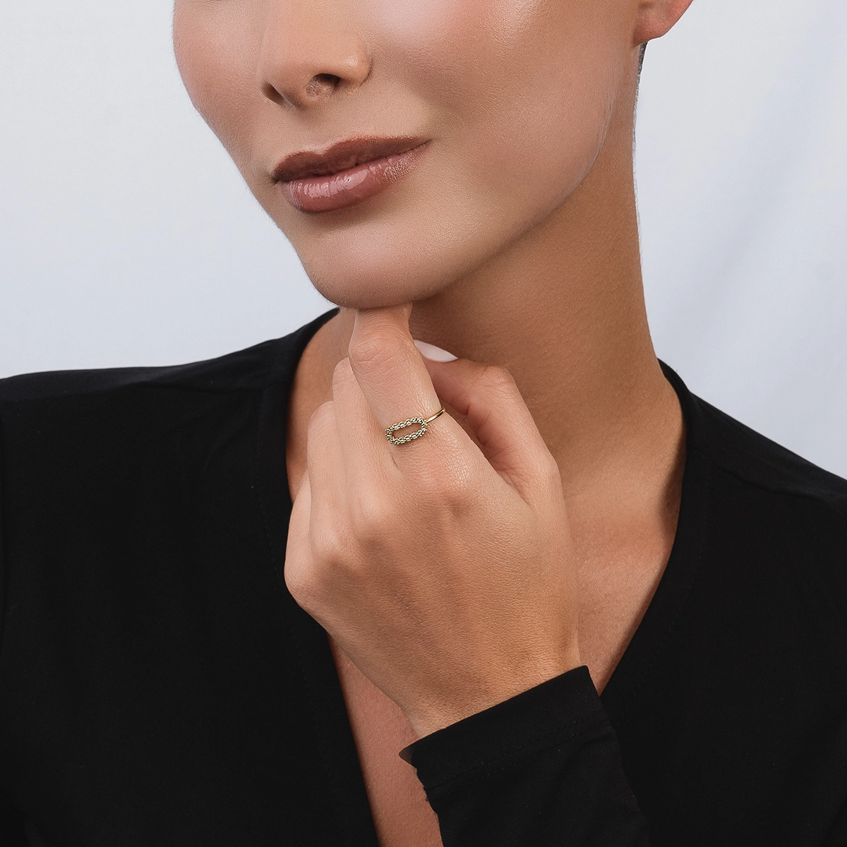 Anillo en oro amarillo de 18 Kilates con visos