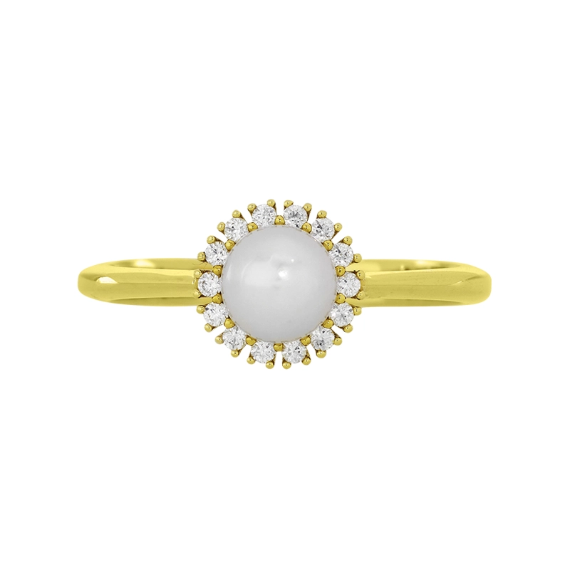 Anillo en oro amarillo de 18 Kilates, con perla central de 5 mm de ancho aprox y decoración en zircones
