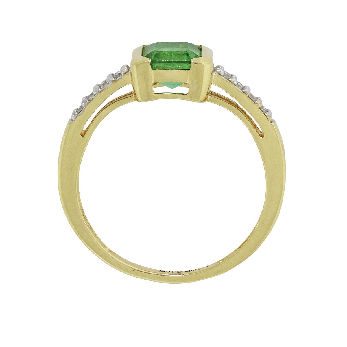 Anillo en oro amarillo de 18 Kilates, con esmeralda central de 0.65 Ct y decoración en diamantes de 0.07 Ct