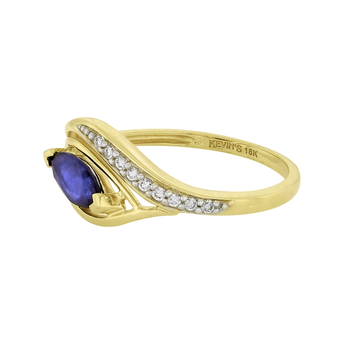Anillo en oro amarillo de 18 Kilates, con zafiro central de 0.50 Ct y decoración en diamantes de 0.07 Ct