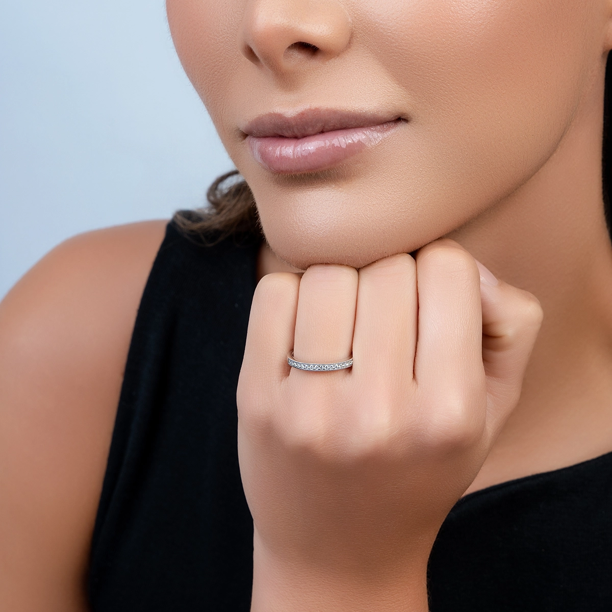 Argolla en oro blanco de 18 Kilates, Cintillo, con diamantes de 0.16 Ct