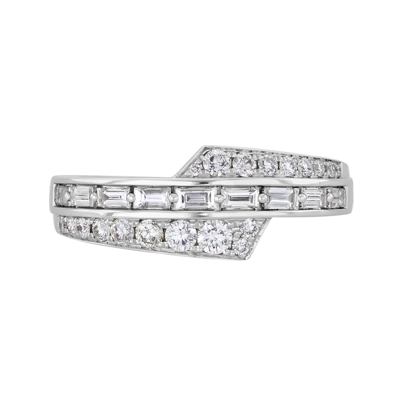 Anillo en oro blanco de 18 Kilates, con diamantes de 0.50 Ct
