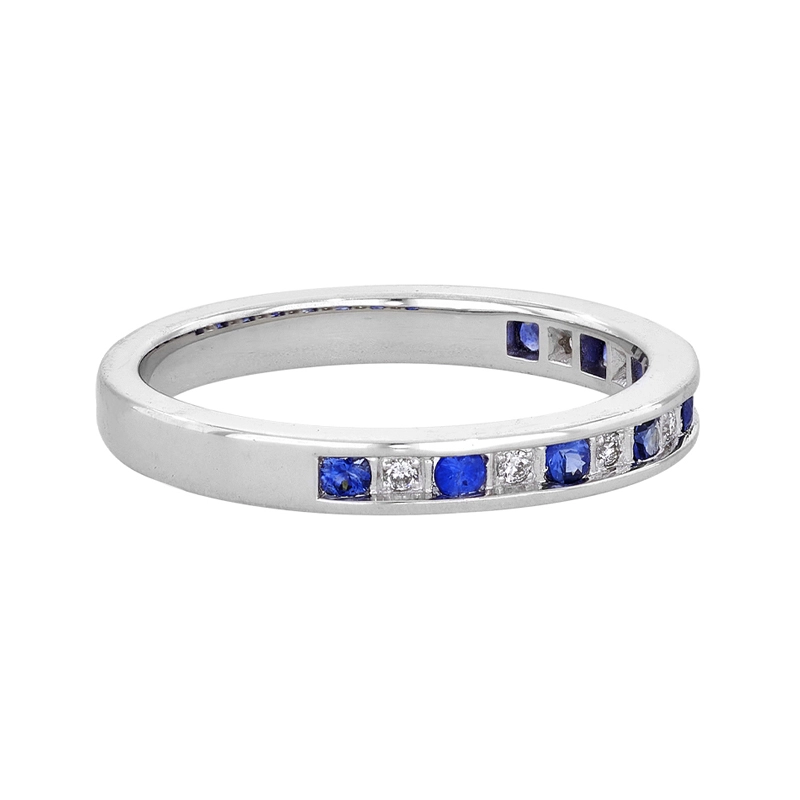 Anillo en oro blanco de 18 Kilates, con zafiros de 0.20 Ct y diamantes de 0.04 Ct
