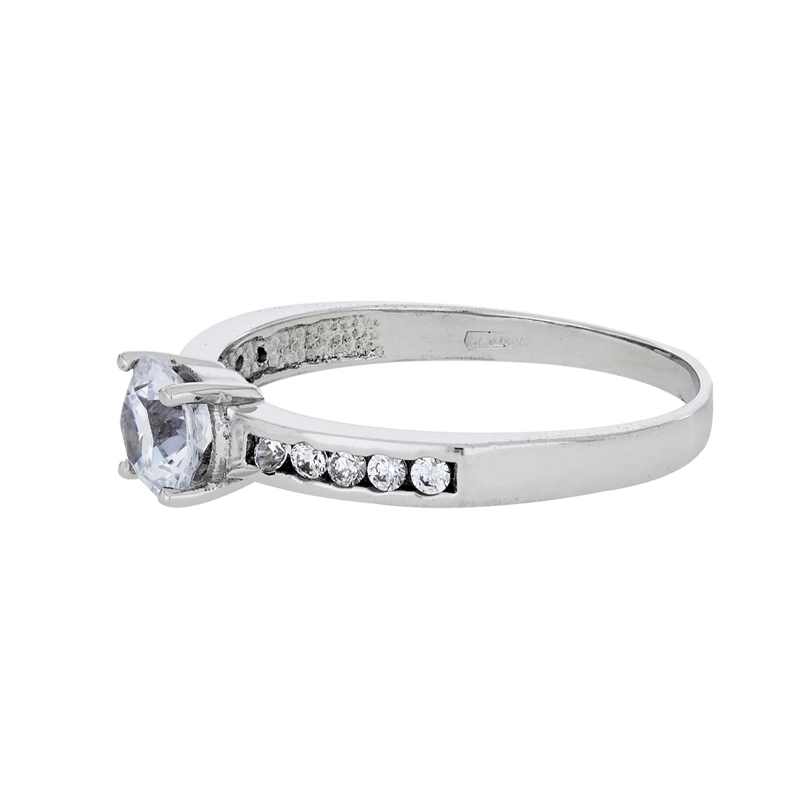 Anillo en oro blanco de 18 Kilates, con zircones centrales