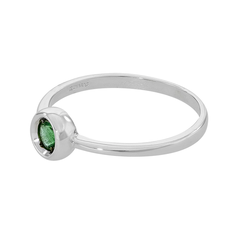 Anillo en oro blanco de 18 Kilates, con esmeralda central de 0.12 Ct