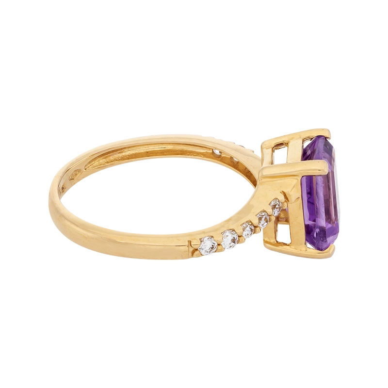 Anillo en oro rojo de 18 Kilates, con amatista central y decoración en zircones