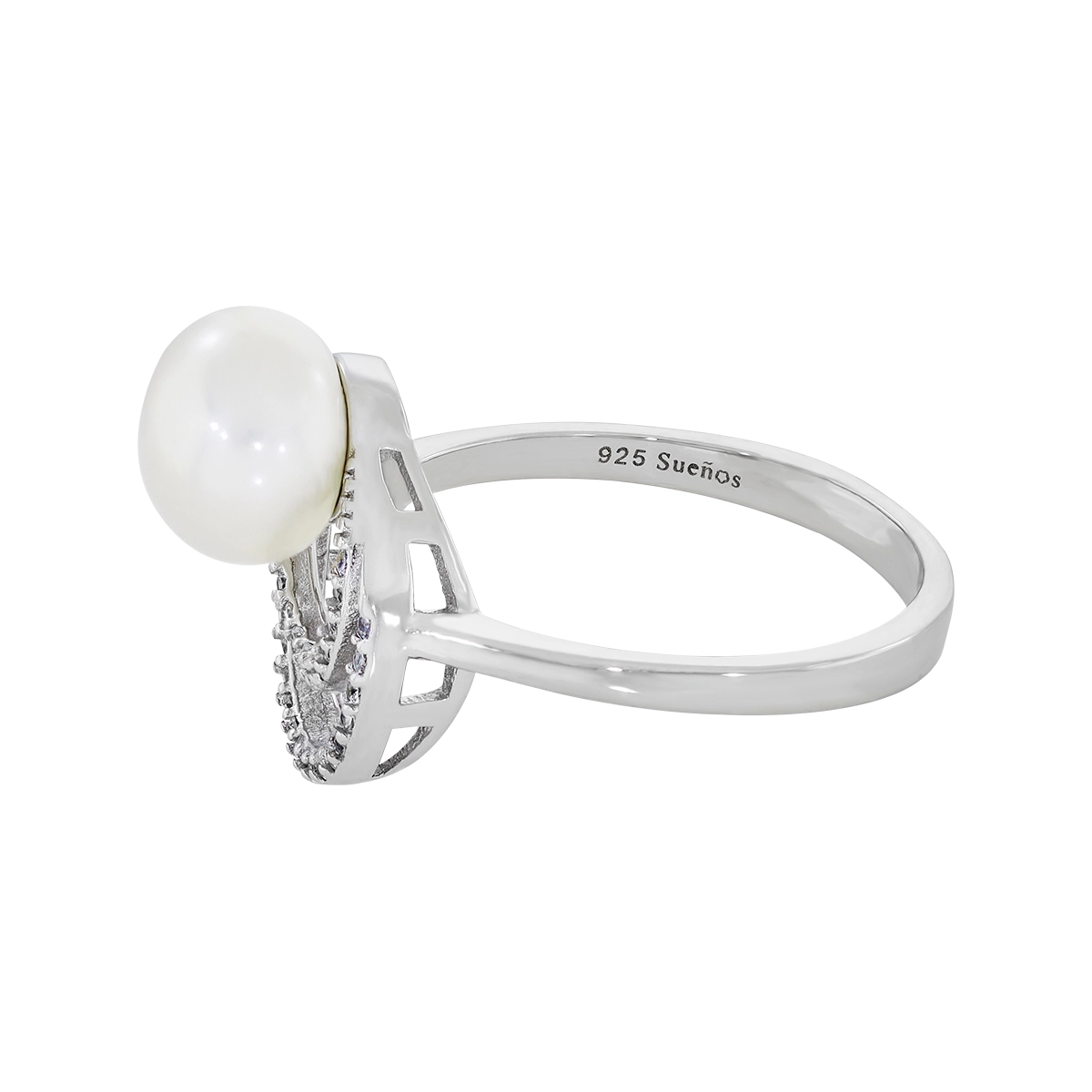 Anillo en plata Ley 925, con perla central de 7 mm de ancho aprox y decoración en zircones, de la coleccion Sueños