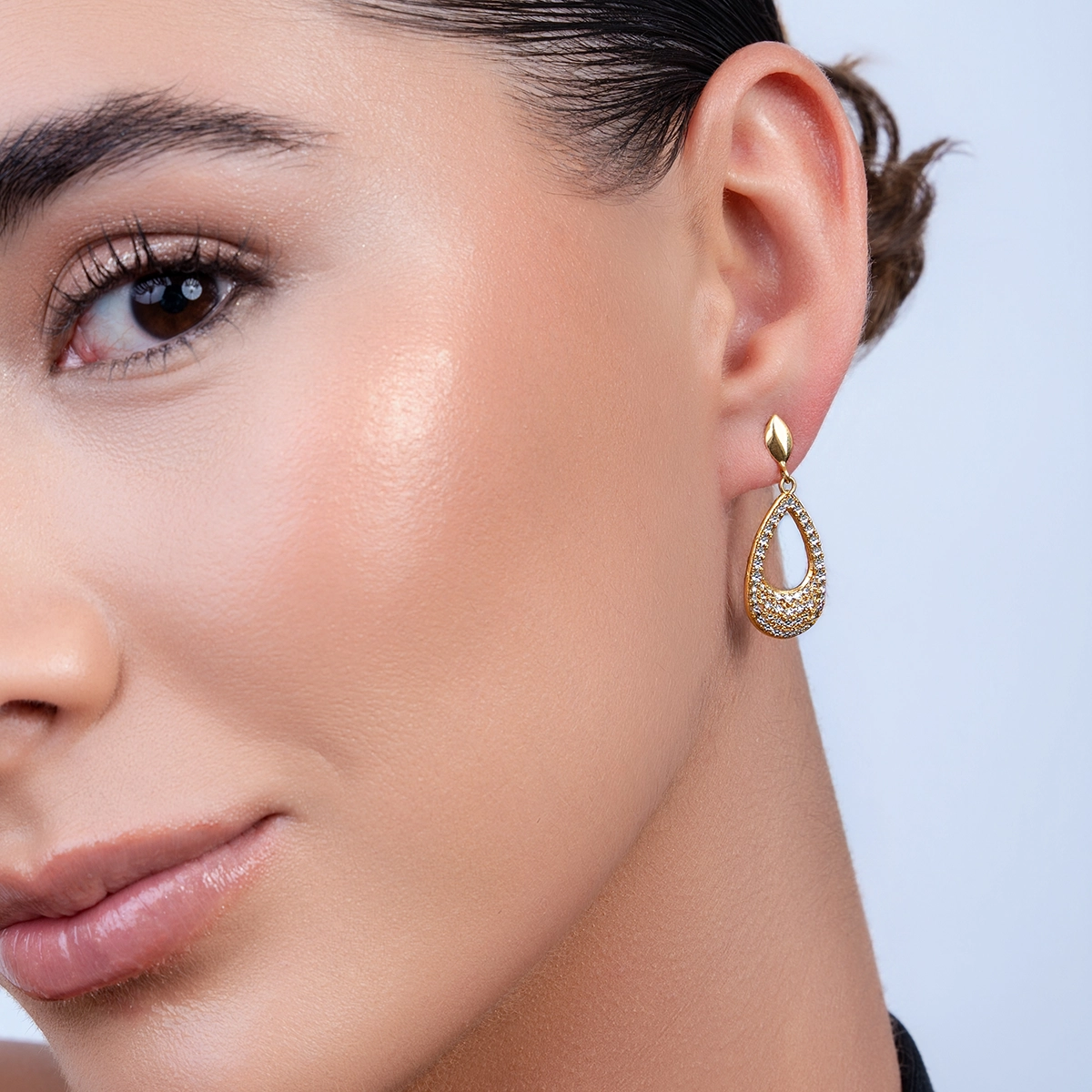 Aretes en oro amarillo de 18 Kilates con visos, Lágrima
